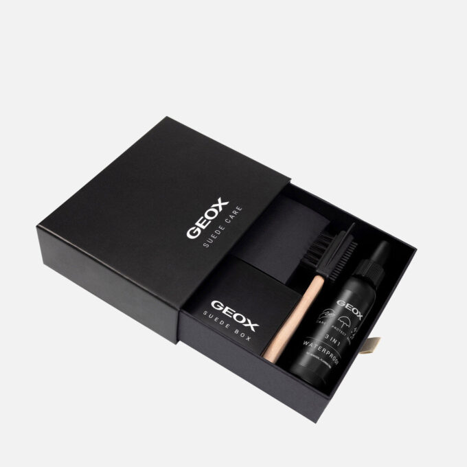 Kit específico para el cuidado del ante Kit específico para el cuidado del ante